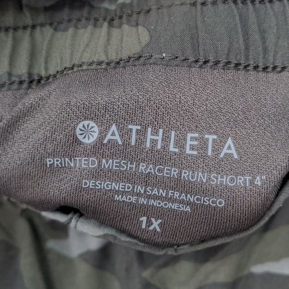 Athleta Women's Printed Mesh Racer Run Short 4" Size 1X Camo Print Stretch - Picture 7 of 13